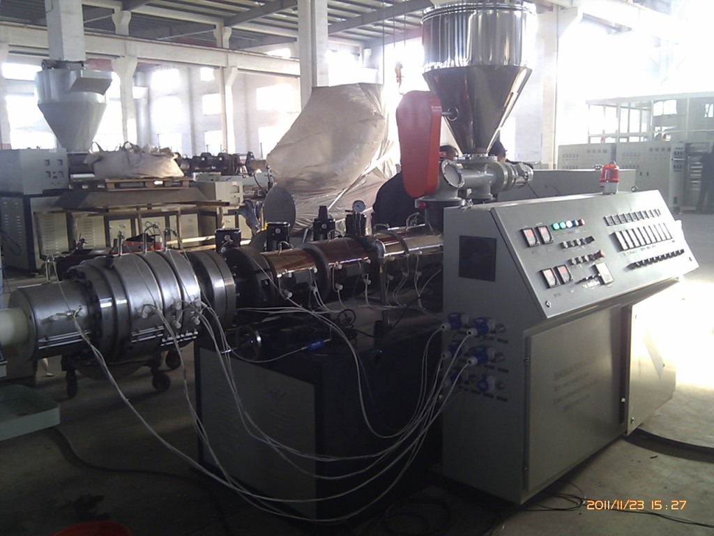 20200115070936_83681.jpg 65 Conical Twin-screw Extruder.jpg
